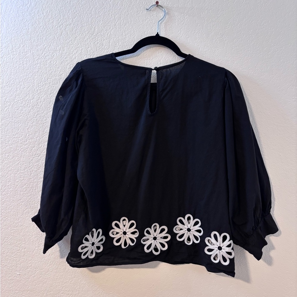 Rain Black Embroidered Women's Top with Flower Cut Outs Size M - Picture 2 of 4